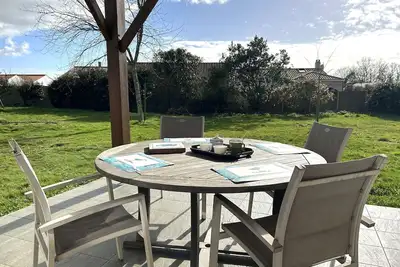 Image de Maison familiale confortable, 4 couchages, près des plages et commerces, jardin et wifi inclus