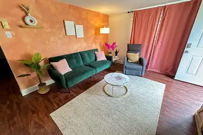 Image de 2 bedroom apartment: 10 minute drive to Ut, convention center, downtown Knoxville