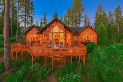 Image de Sunset Mountain ~ Hot Tub, Fire Table, Epic Views