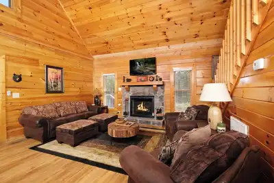 Image de Spacious & Relaxing Retreat! Hot Tub! 2 Br+Loft