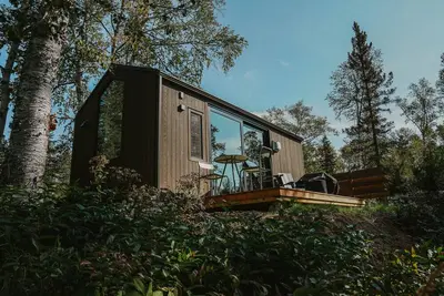 Image de Tofte Trails Private Vacation Rental Cabin with King Bed, Kitchen & Bathroom