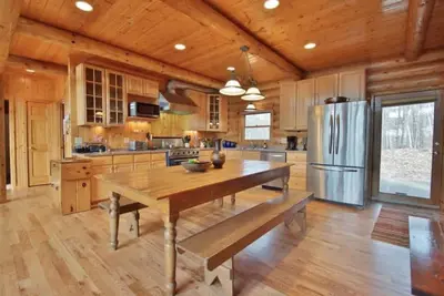 Image de The Seven Oaks Lodge - The perfect north woods experience awaits you.