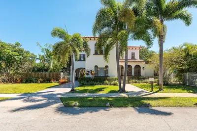 Image de Birds of Paradise Historic 1900's Spanish Estate!