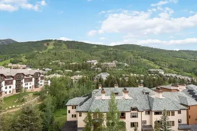 Image de Convenient Bc Village 2br residence w/ ski-in/ski-out access and pool/hot tub!