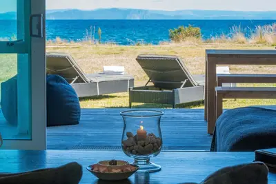Image de Lakefront Style - Lake Taupo Holiday Home
