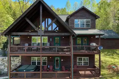 Image de Big Sky Overlook - Hottub- Firepit - Pool Table