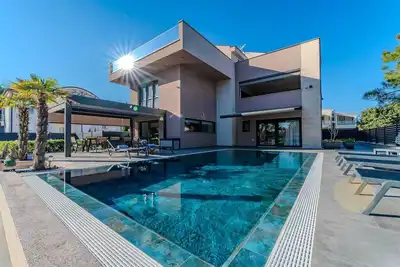 Image de 100 m from the sea  | Accommodation for 6-8 persons | Pool