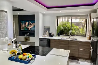 Image de Casa Luna Luxury Condado Beach Apt - 3b2b - 8 guests