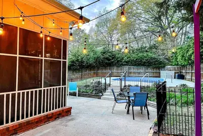 Image de Serenity in the Suburbs | Pool & Patio | 4br 3ba