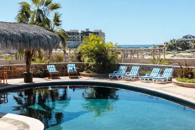 Image de Location is Everything! Pool, Jacuzzi & Privacy!