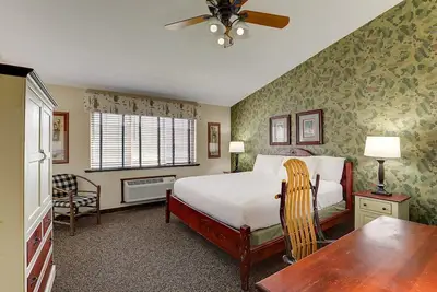 Image de Premier Suite w/ Whirlpool and Fireplace! Stoney Creek Columbia, Pool