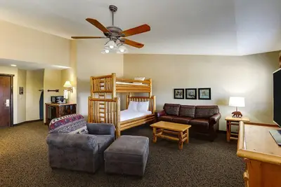 Image de Unwind in Rustic-Themed Suites in Columbia! Free Hot Breakfast, Pool!
