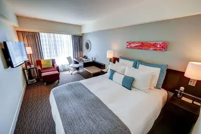 Image de Contemporary Union Square Retreat with Asian Flair & Indoor Pool