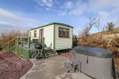 Image de N?Th Y Bioden (Magpie'S Nest), pet friendly, with hot tub in Trefor
