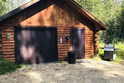 Image de Cozy dry cabin on the river. Pet friendly!