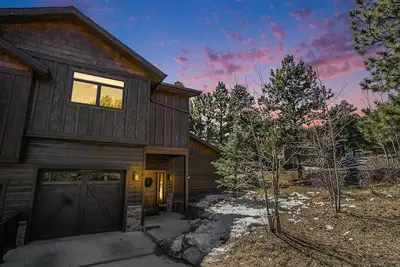 Image de Estes Park Luxury Family Retreat- Ev Charger/Hot Tub/Game Room/Outdoor Fire Pit