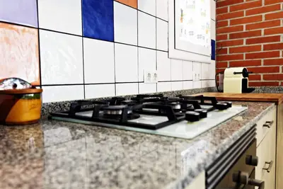 Image de Hestia Maison avec piscine idéale pour les familles. Wi-Fi gratuit.