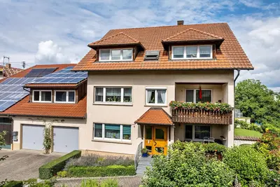 Image de Appartement \"Schneider\" avec vue sur les montagnes, jardin partagé et Wi-Fi
