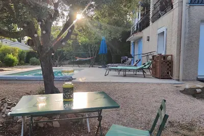 Image de À 10 minutes des plages! Chambre indépendante au calme avec grand jardin