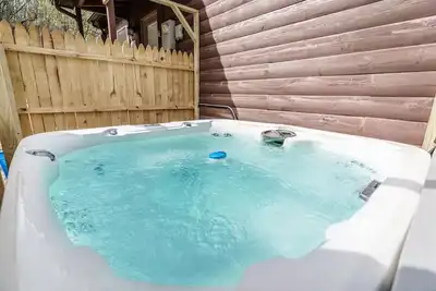 Image de New\/MountainViews\/Rustic\/HotTub