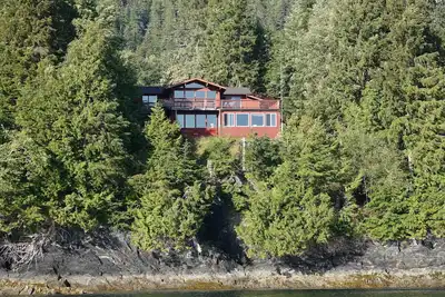 Image de Paradise Cove - A Mid-Century Modern Waterfront Retreat