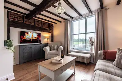 Image de Luxury Chester Townhouse with Parking