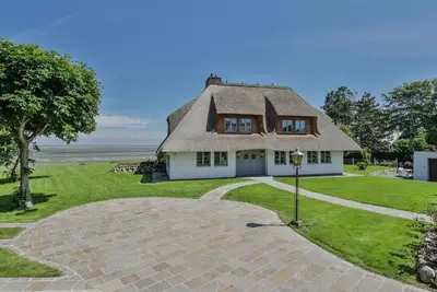 Image de Maison au bord de la mer Retraite moderne