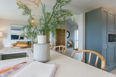 Image de Penrhyn Isaf Dau - an on the beach that sleeps 6 guests in 3 bedrooms