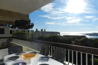 Image de Appartement T3 avec parking et vue mer à Bormes-les-Mimosas