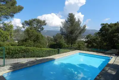 Image de Appartement 3 pièces avec piscine, parking et animaux admis