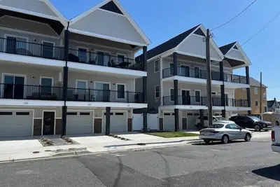 Image de 3 bedroom 21/2 bath condo