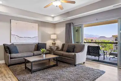 Image de Sunset Point: 3 bedroom, 3 baths, 3rd Floor Condo. Pool and Hot Tub.