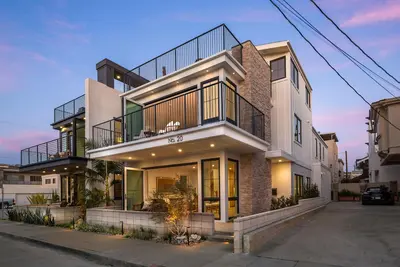 Image de Beach Paradise - Stunning 3-Story on Long Beach Peninsula! Walk to Beach & More