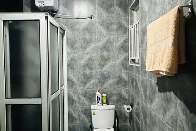 Image de 5min to KFc munyonyo and caramel, 20min to Speke resort. the place is quite.