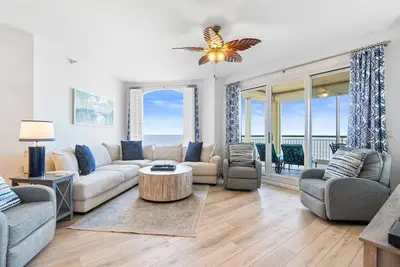 Image de ☀️Beach Colony West 4b- Spacious Balcony-Gulf Front Pool ☀️