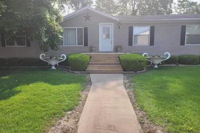 Image de Quiet Getaway 5 minutes from Galesburg with pool and hot tub