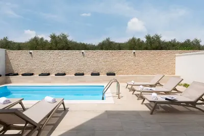 Villa Bellatrix 2 - heated pool and jacuzzi, quite area, family, sea view