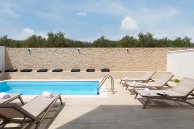 Villa Bellatrix 1 - heated pool and jacuzzi, quite area, family, sea view