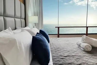 Image de OceanFront Pacific Luxe & Stunning views