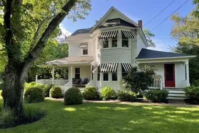 Image de Hampton Bays Classic Victorian 3 Bed 2 Bath 7-night min - 645 per night