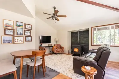 Image de Lupine Glen: Community Pool, Wifi, Fire, Deck!