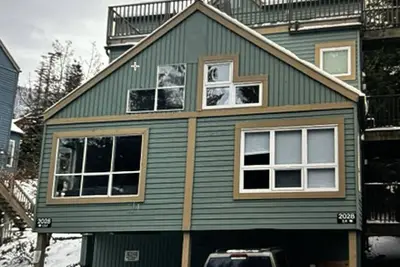 Image de Cozy Whistler Creekside Condo - 1 bedroom & loft + steps to Gondola!