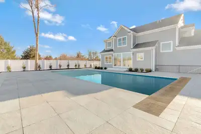 Image de New Four-bed Home with private Beach access for Rent