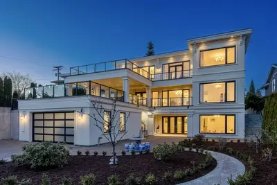 Image de luxury brand new home w/amazing view