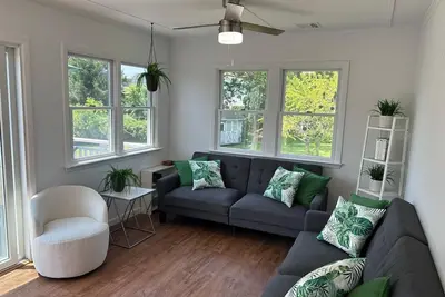 Image de Cozy beach house surrounded by nature, vineyards, farms, stables and much more