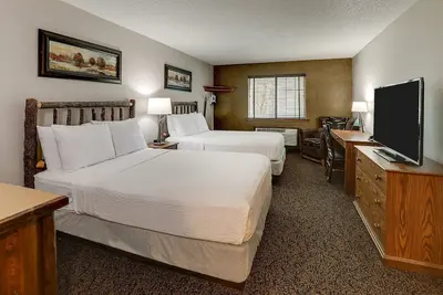 Image de Rustic Getaway with Modern Conveniences - Near Dining Options | 3 Units
