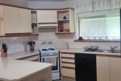 Image de A comfortable home that is a throwback to the 70's and thus at the budget range