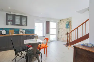 Image de 'Charmante Maison De Pecheur' avec poele Ă bois, vue sur mer