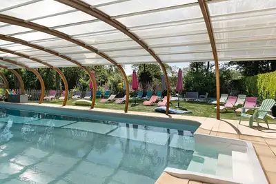 Image de Maison 'Domaine De Lestroué - Île De Groix' avec piscine partagée, terrasse privée et Wi-Fi