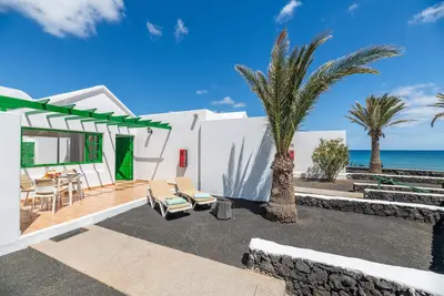 Image de 'Alma Ocean View' avec vue sur la mer, piscine partagée et Wi-Fi